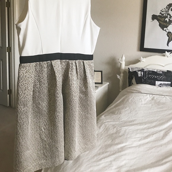 White Gold Dress Size Large - Picture 2 of 6